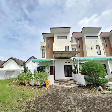 Villa Estetik Di Malang Exterior foto